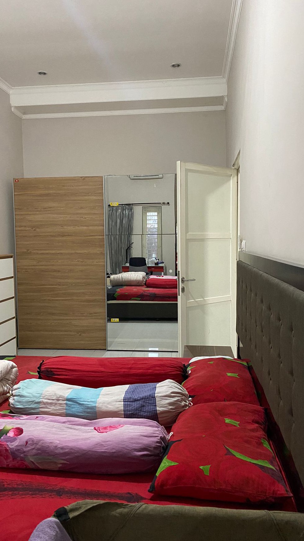 1668. Dijual Rumah Taman Jambu Pondok Tjandra Indah Sidoarjo