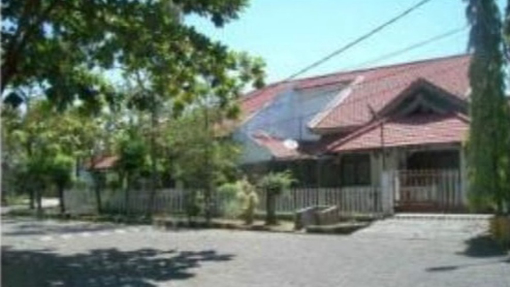 1672. Rumah di Jemursari Selatan Surabaya
