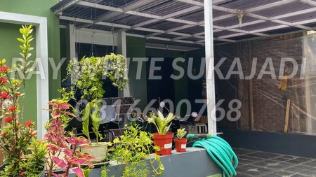 Rumah minimalis dalam komplek Cihanjuang