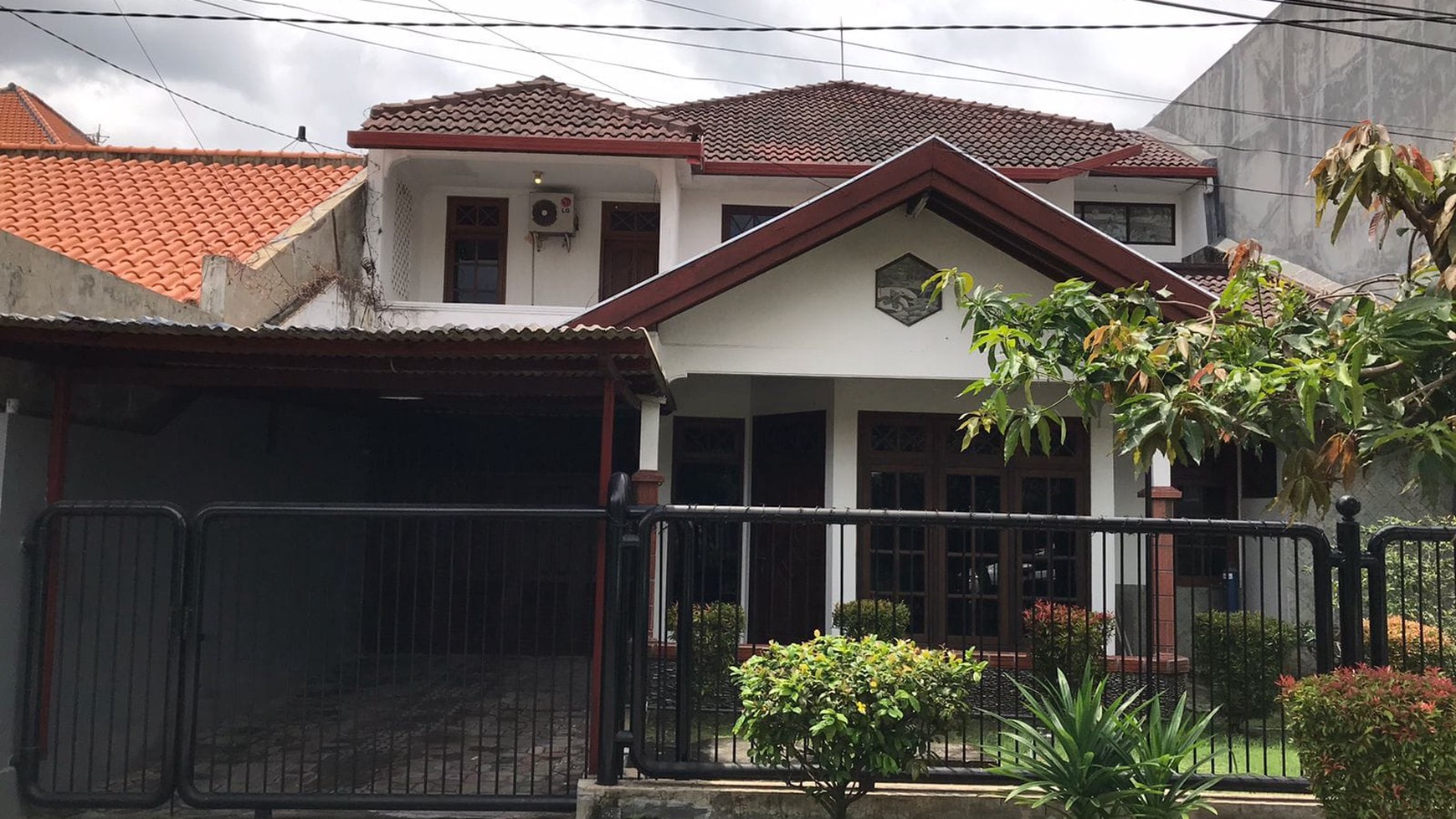 1681. Dijual Rumah Sarono Jiwo Surabaya