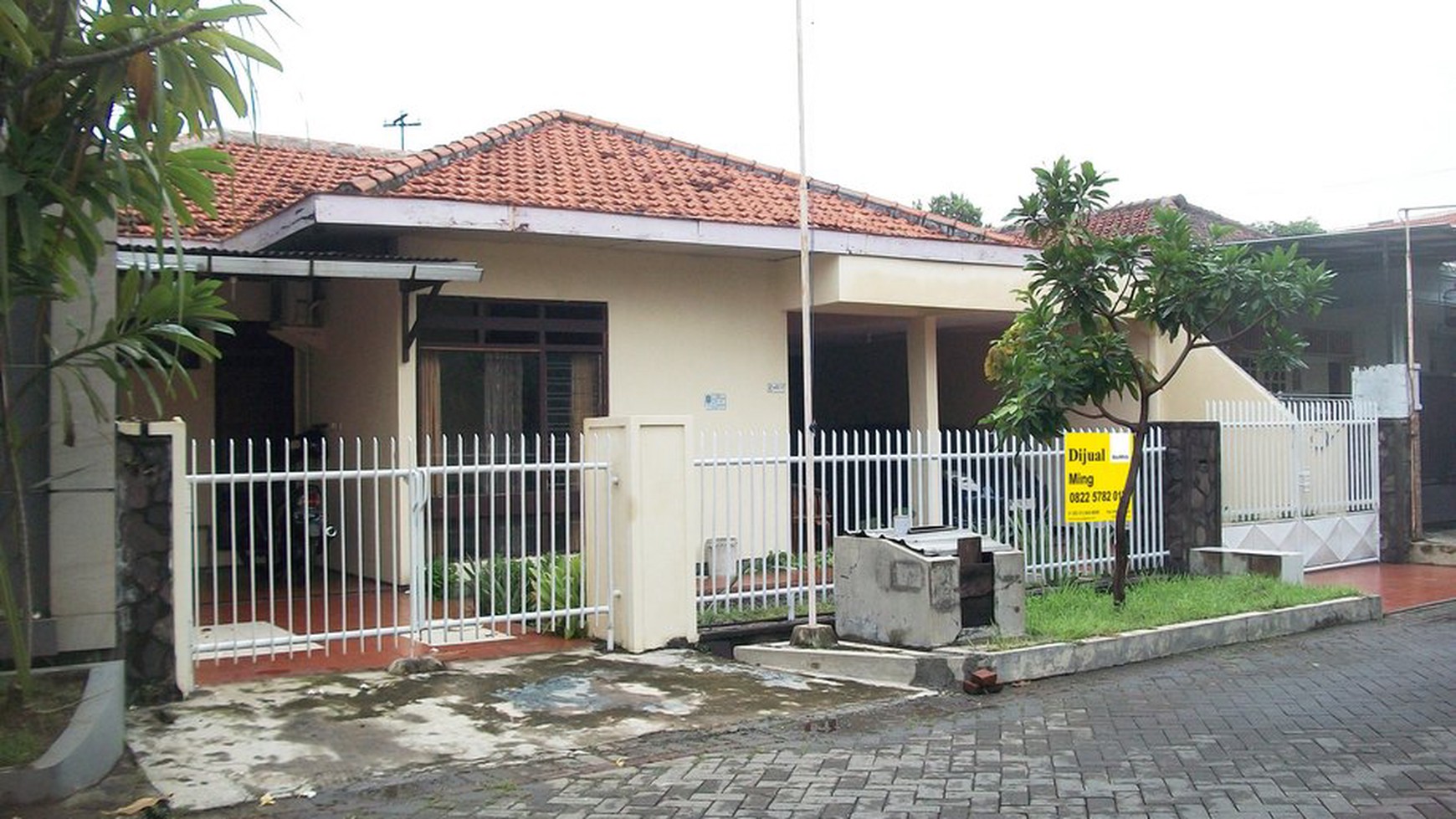 Rumah di Kutisari Selatan Surabaya Selatan, Bagus + Terawat, Row Jalan Lebar - MG -