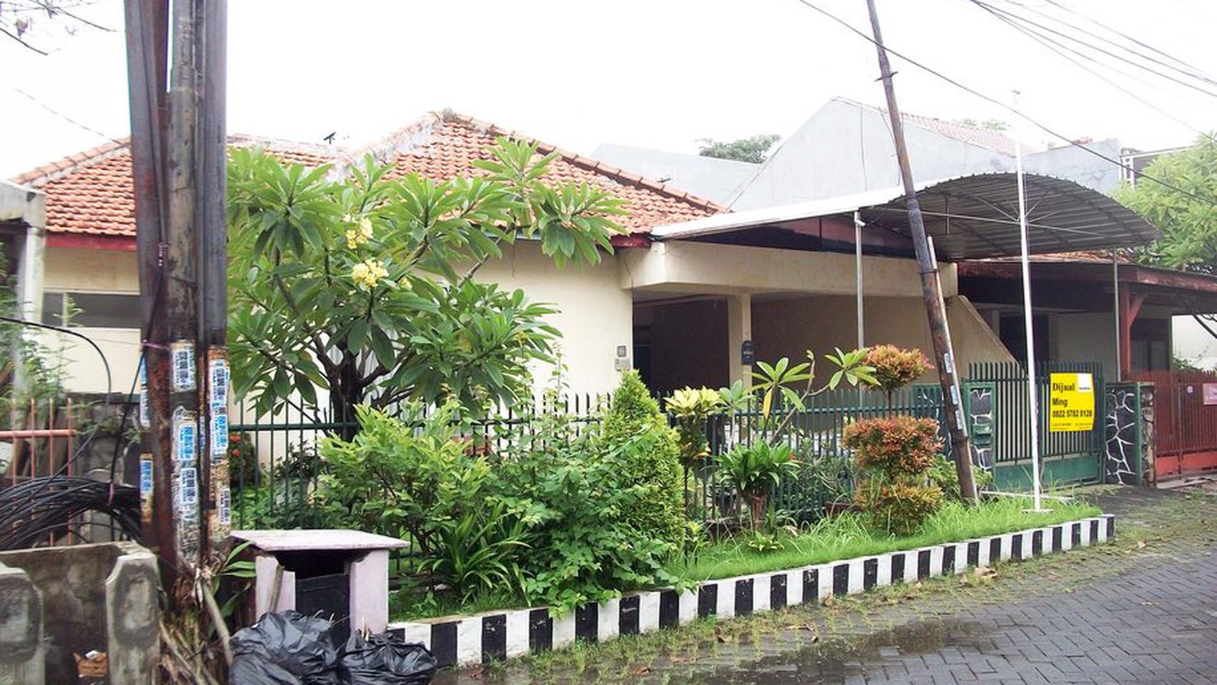 Rumah di Kutisari Selatan Surabaya Selatan, Bagus + Terawat, Row Jalan Lebar - MG -