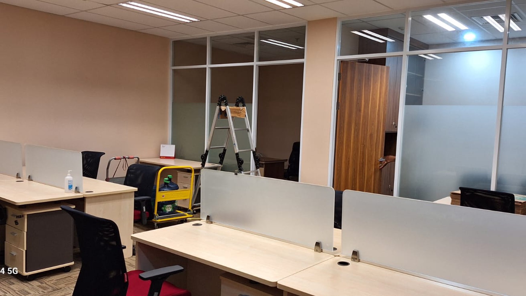 Dijual Lux office space di tengah kota