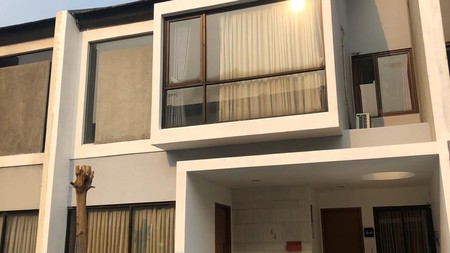 Rumah Siap Huni, Lokasi Strategis Dekat Pasar Modern Bintaro