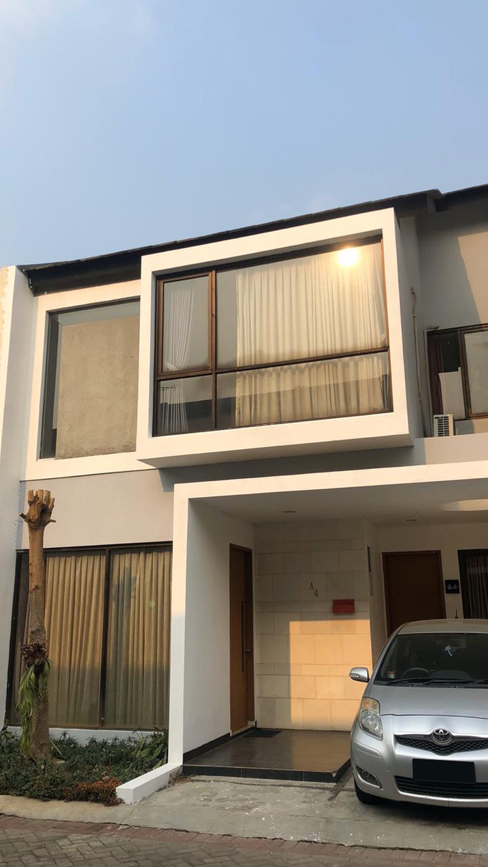 Rumah Siap Huni, Lokasi Strategis Dekat Pasar Modern Bintaro