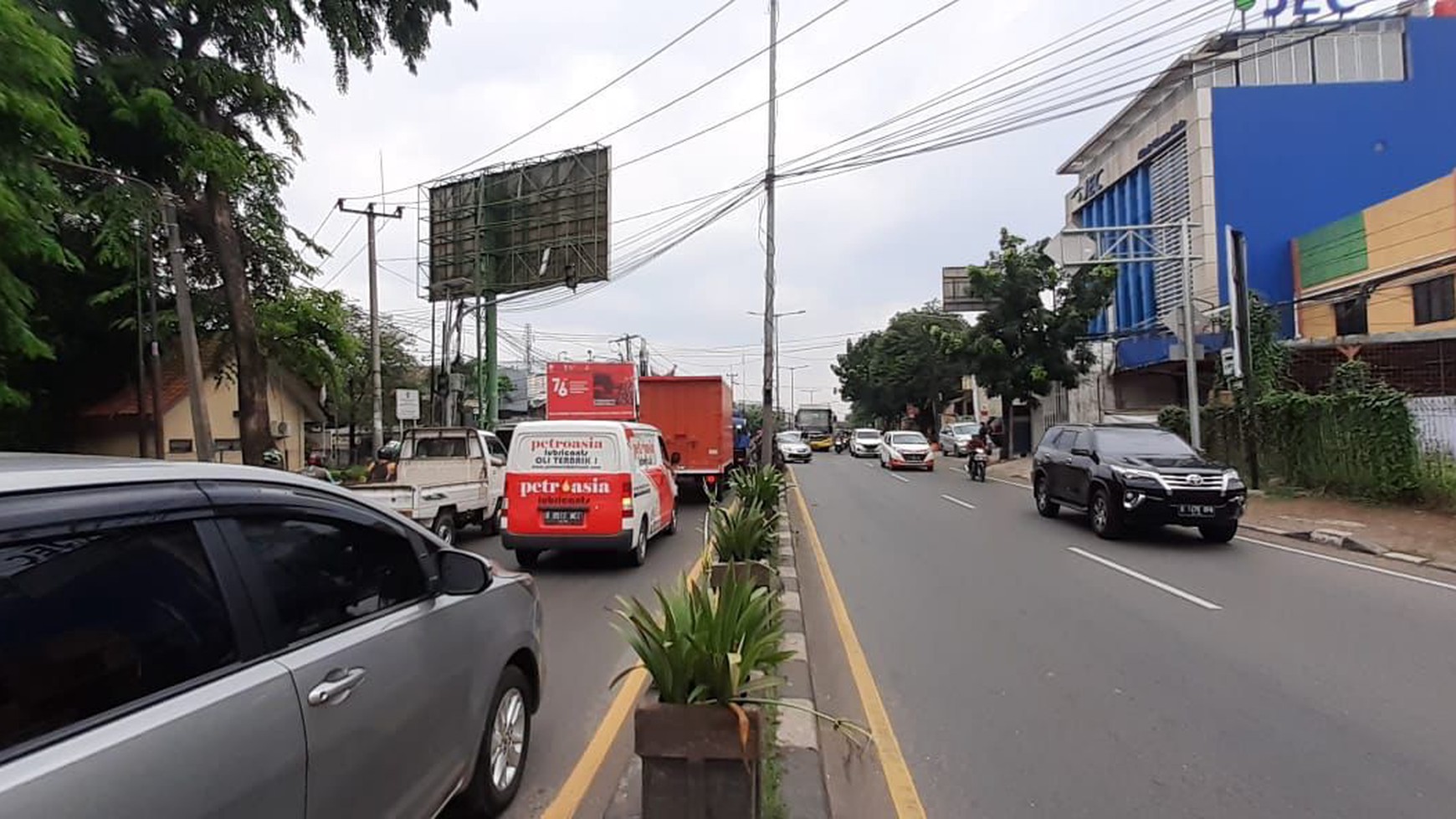 Gudang Bekas Raja Bangunan Bisa Untuk Swalayan 