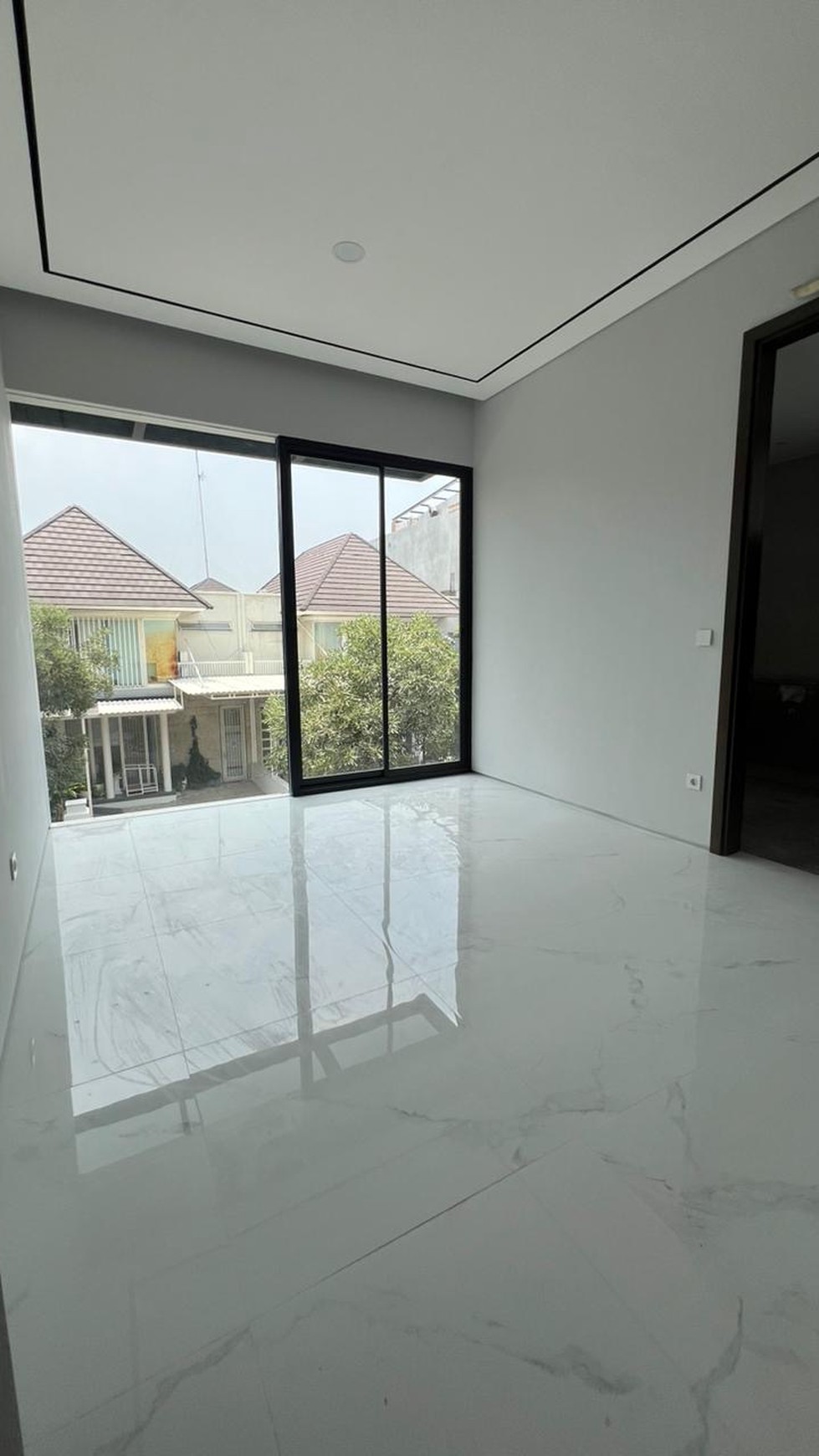 dijual rumah premium new high spec citraland depan