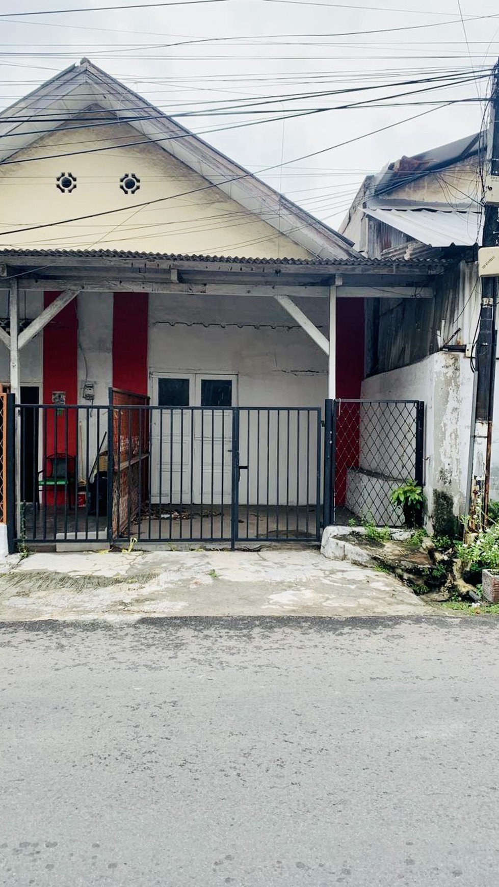 Dijual Rumah hitung tanah di Jalan Tiang Bendera V, Jakarta Barat