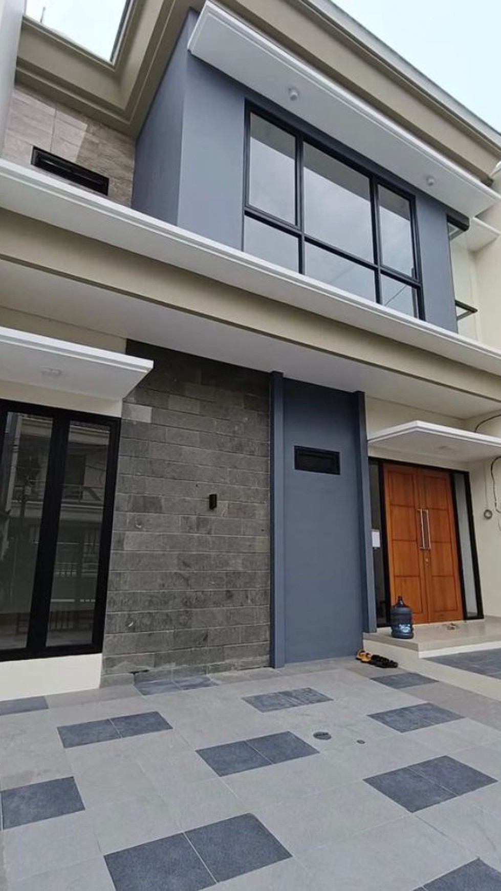 Dijual Rumah Manyar Rejo Surabaya Timur - Baru Minimalis Modern 2 Lantai 