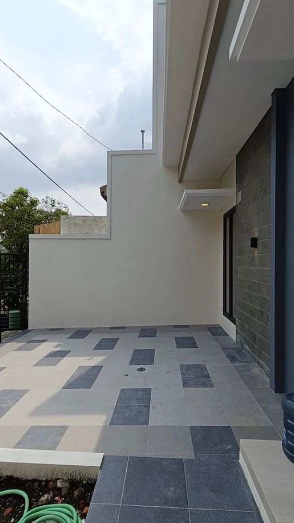 Dijual Rumah Manyar Rejo Surabaya Timur - Baru Minimalis Modern 2 Lantai 