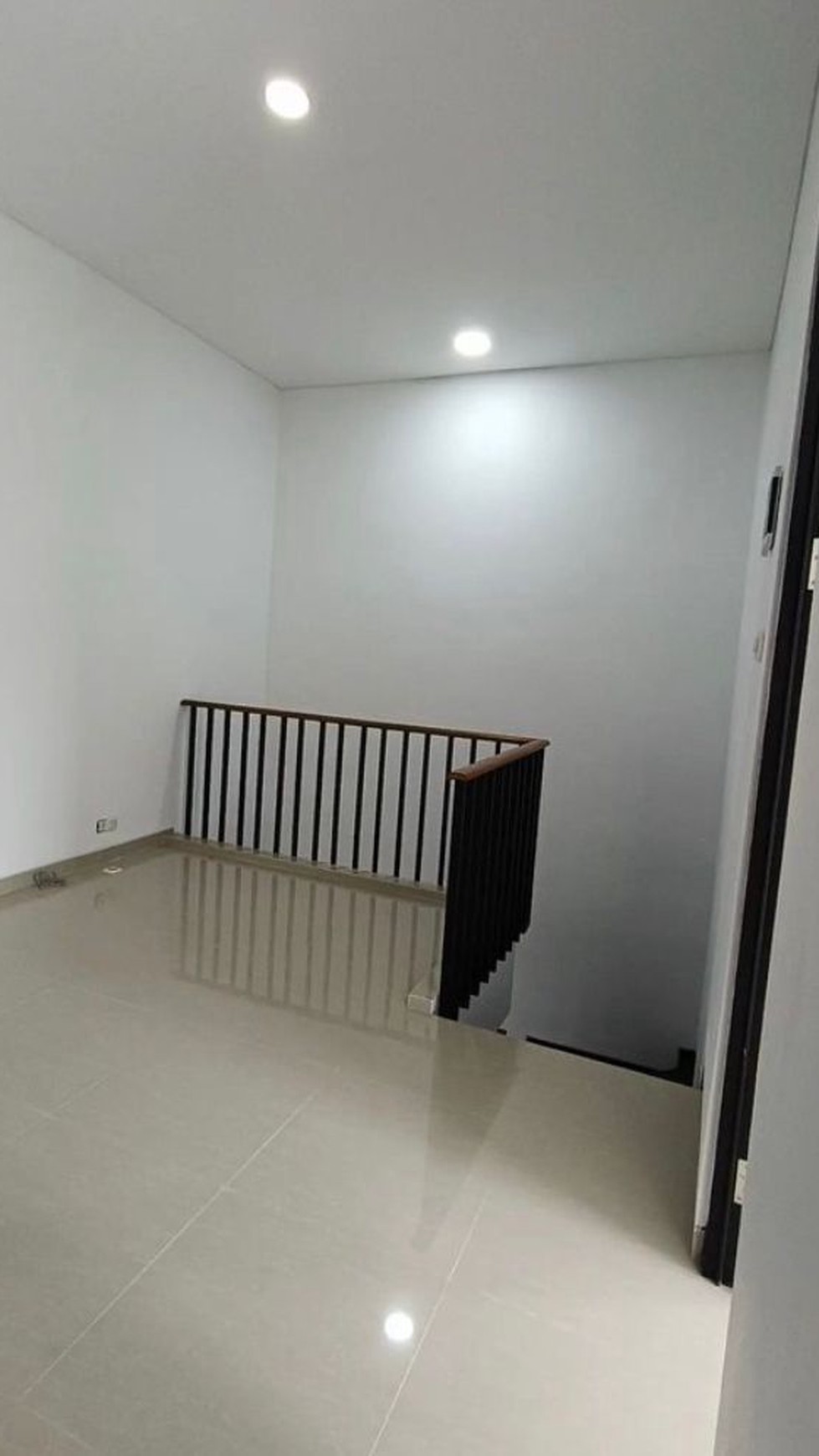 Dijual Rumah Manyar Rejo Surabaya Timur - Baru Minimalis Modern 2 Lantai 