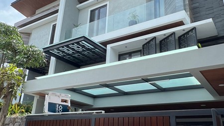 Dijual Rumah Baru Lux 3 Lantai, Citraland Utama