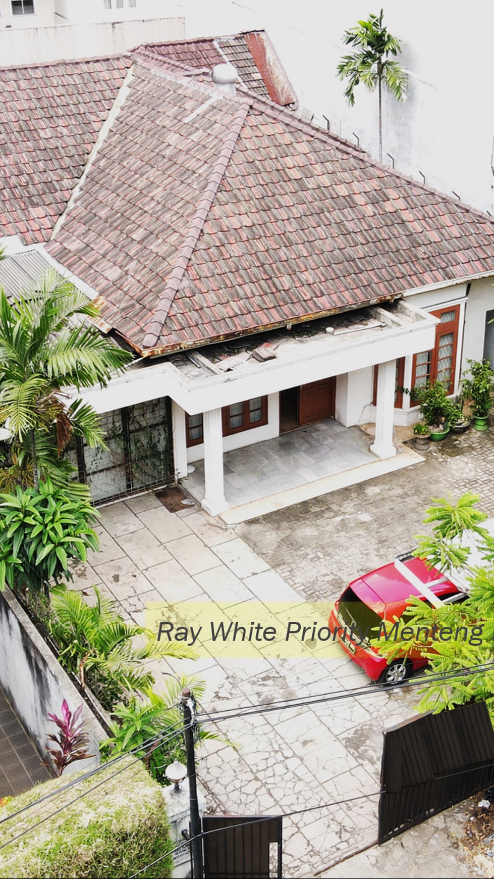 Rumah Hitung Tanah di Kawasan Elite Pondok Indah, Jakarta Selatan