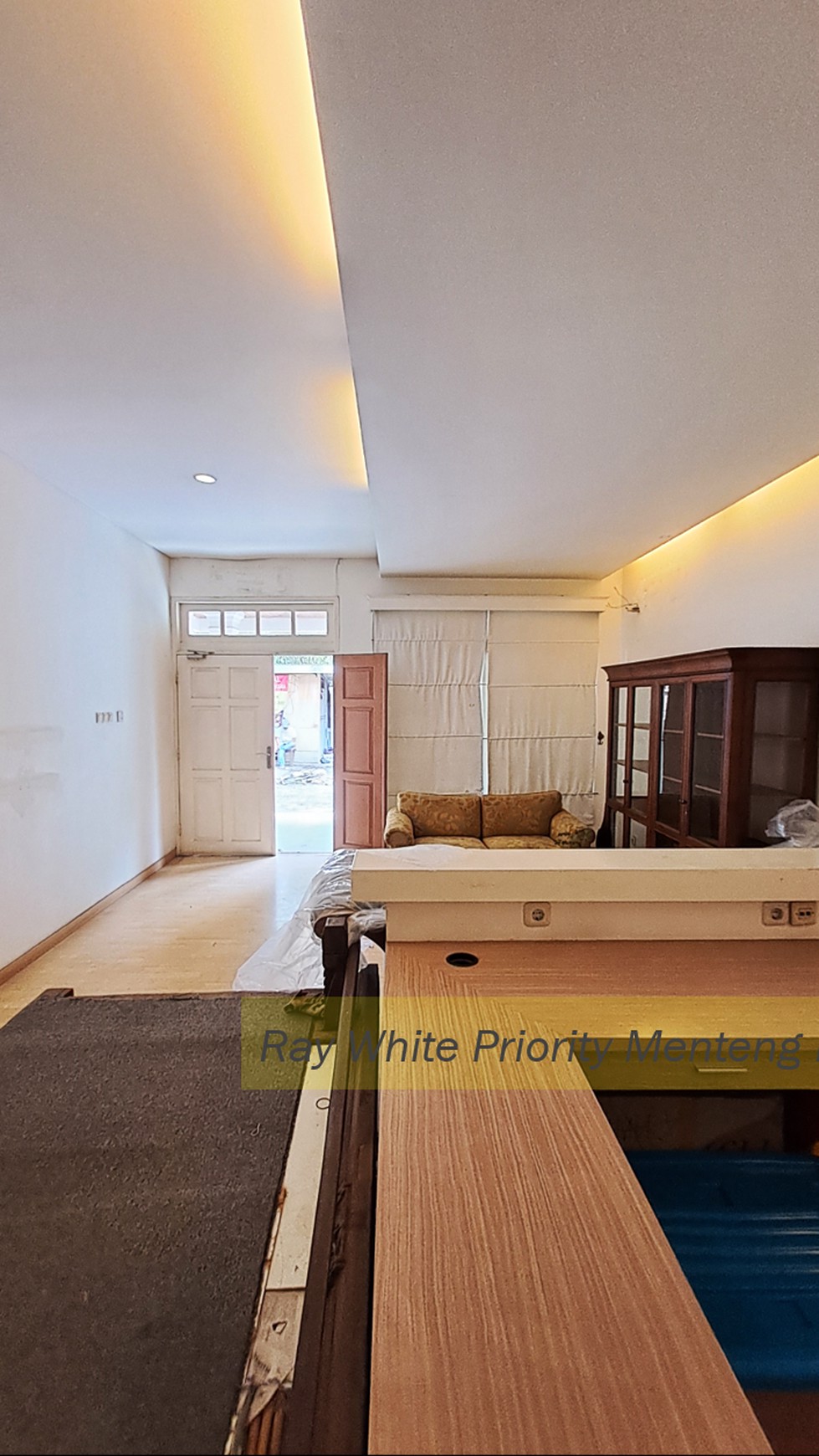 Rumah Hitung Tanah di Kawasan Elite Pondok Indah, Jakarta Selatan