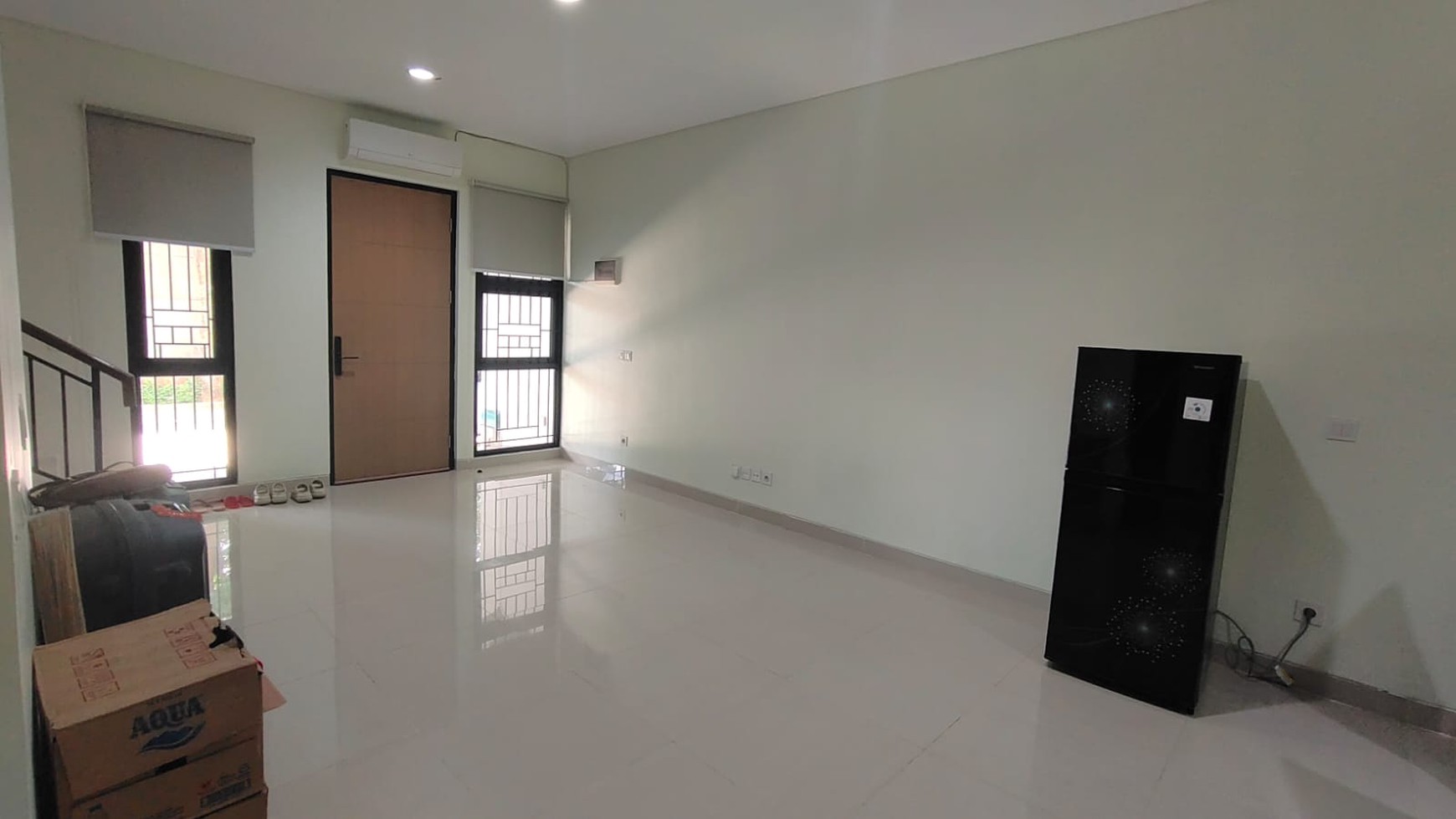Hot Rent. Rumah modern di Provence Suites, BSD