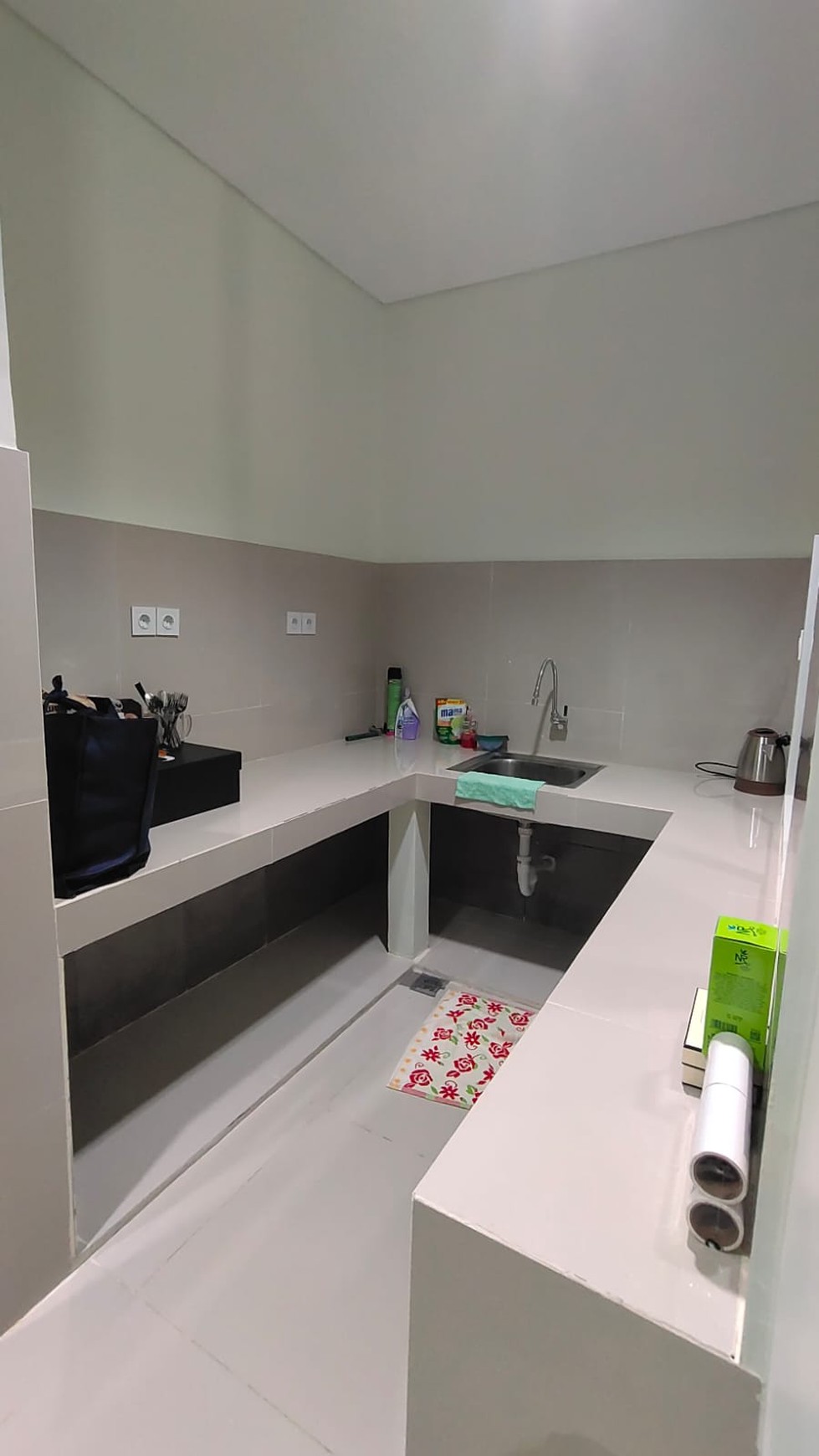 Hot Rent. Rumah modern di Provence Suites, BSD