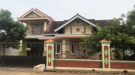 Dijual Rumah dua lantai di Jalan Desa Kibang Kecamatan Metro Kibang Lampung