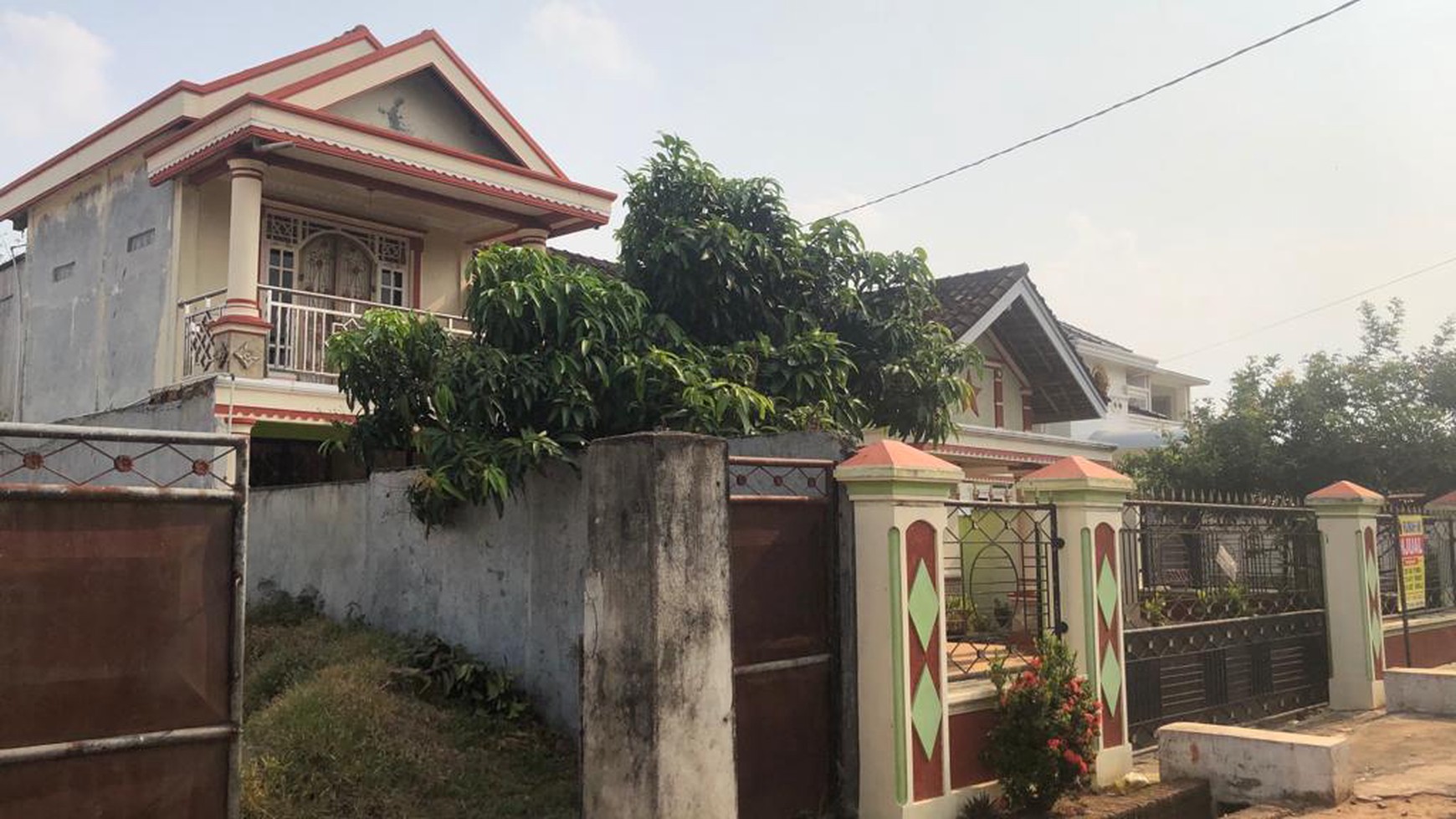 Dijual Rumah dua lantai di Jalan Desa Kibang Kecamatan Metro Kibang Lampung