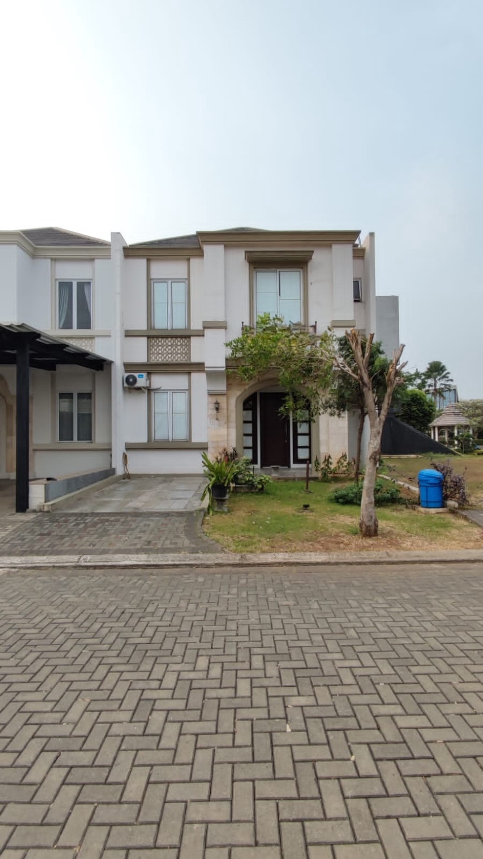 Hot Properti. Rumah Bagus Eminent Vivacia, BSD