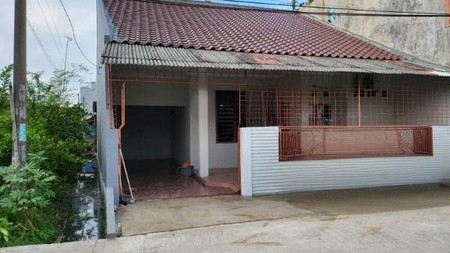 Rumah Hoek Karawang Jaya, Luas 159m2
