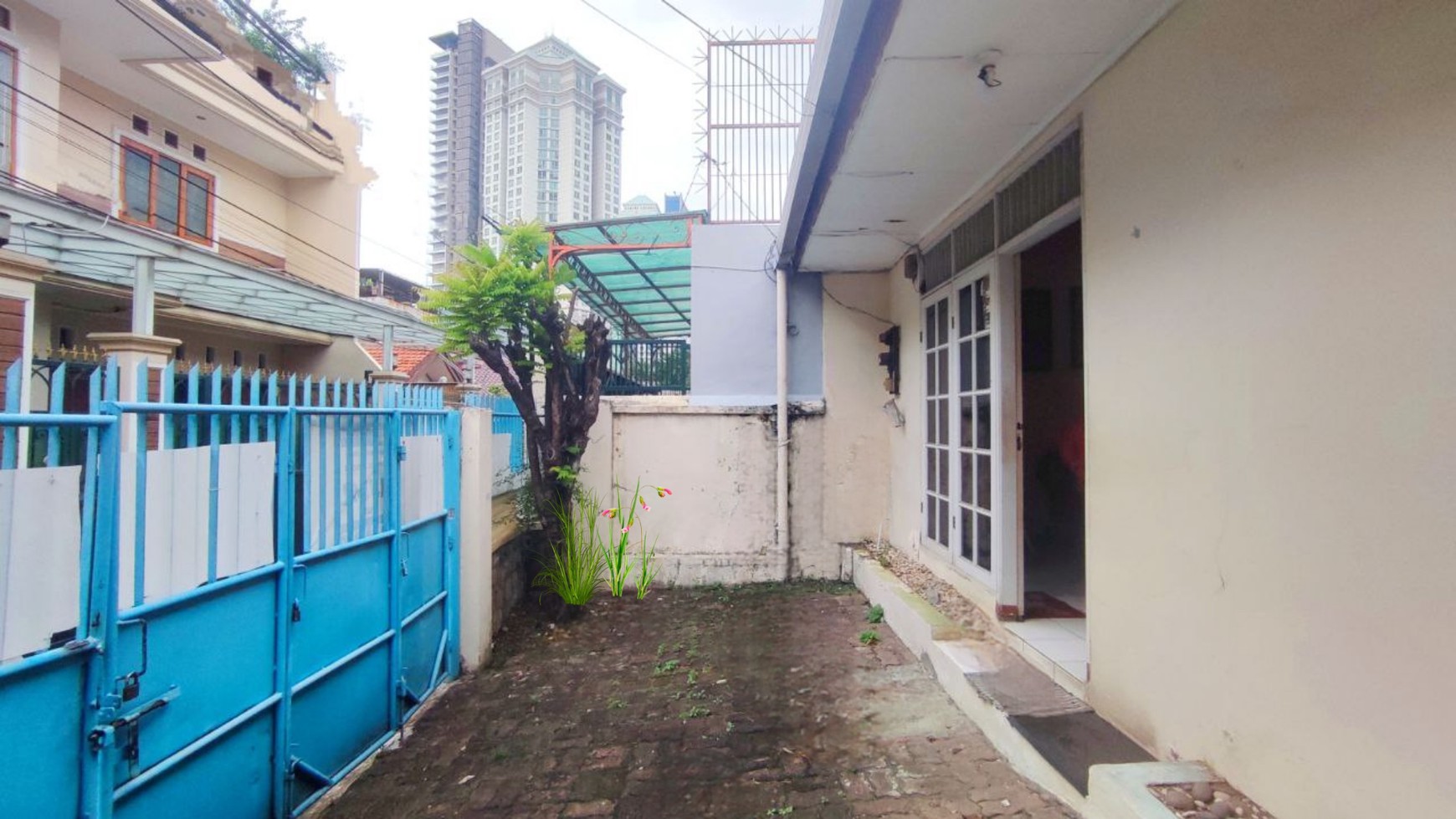 Rumah Lama di Kawasan Benhil, Jakarta Pusat Luas Tanah 135m2 Harga 5.5M Nego