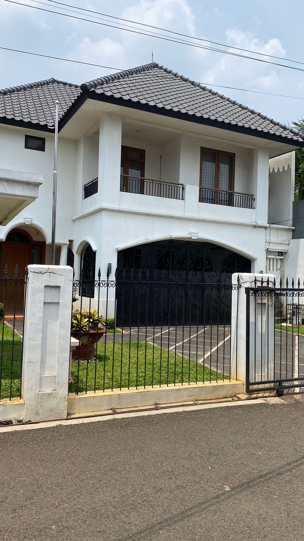 Dijual 2 Rumah Kembar Mewah Siap Huni dengan Lokasi Strategis @Cipayung