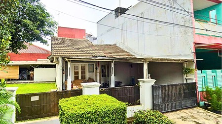 Rumah Mungil Halaman Luas di Permata Legenda Residence 1