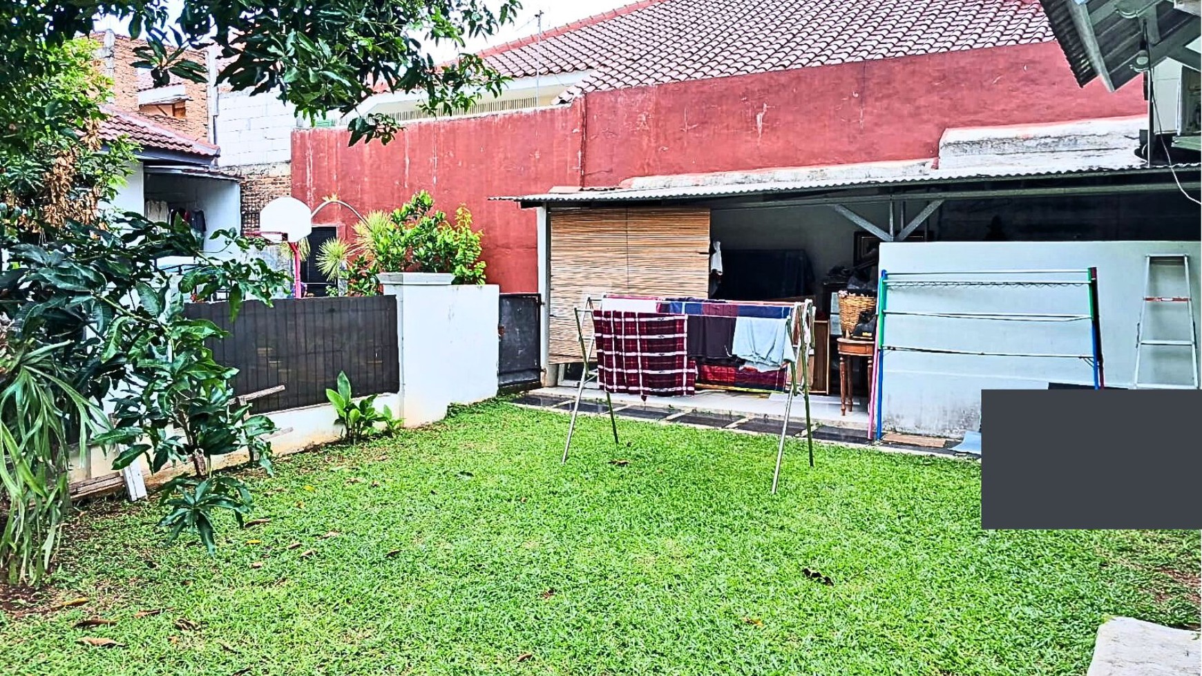 Rumah Mungil Halaman Luas di Permata Legenda Residence 1