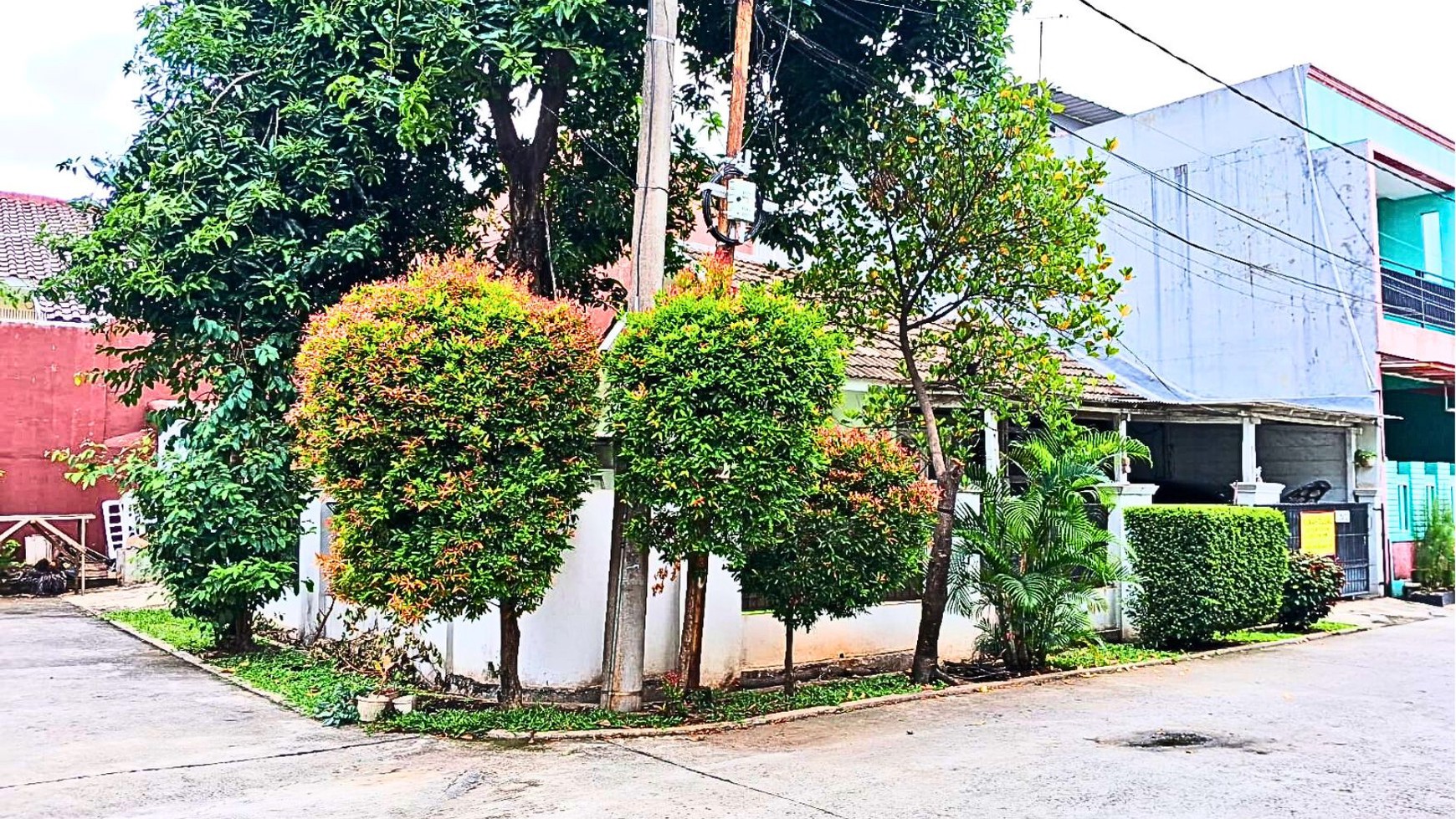 Rumah Mungil Halaman Luas di Permata Legenda Residence 1