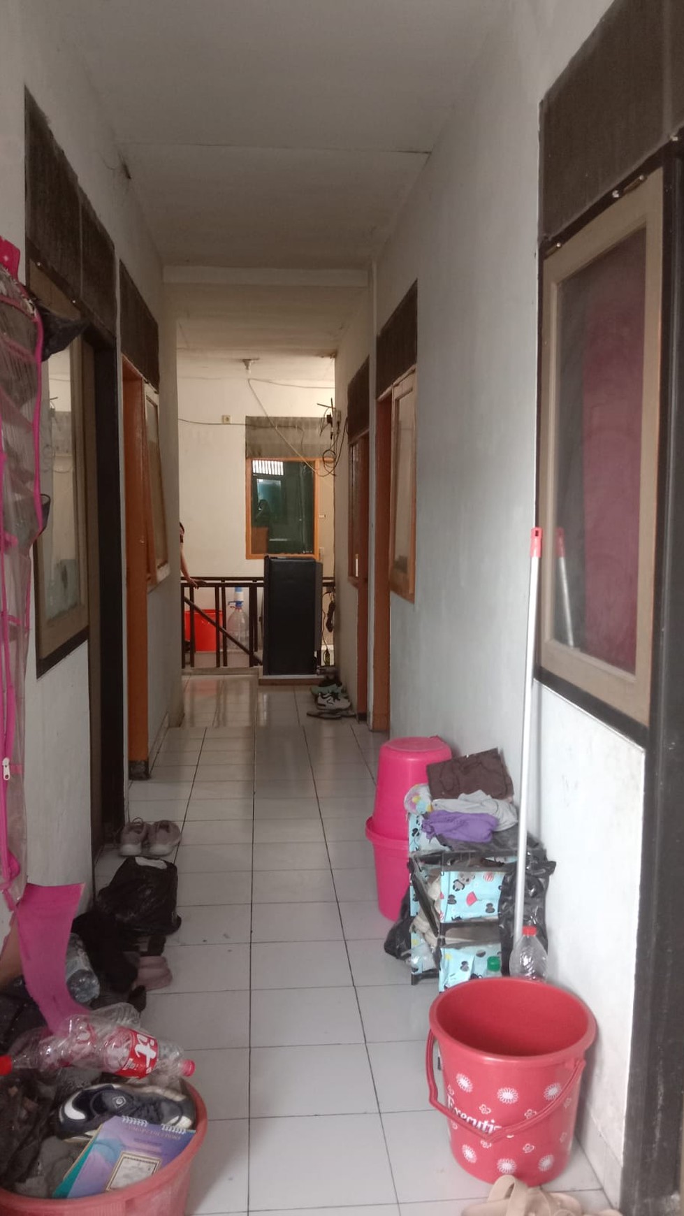 RUMAH KOST DILOKASI STRATEGIS DIDEKAT PUSAT KULINER KEDASIH ANGGREK RAYA JABABEKA CIKARANG