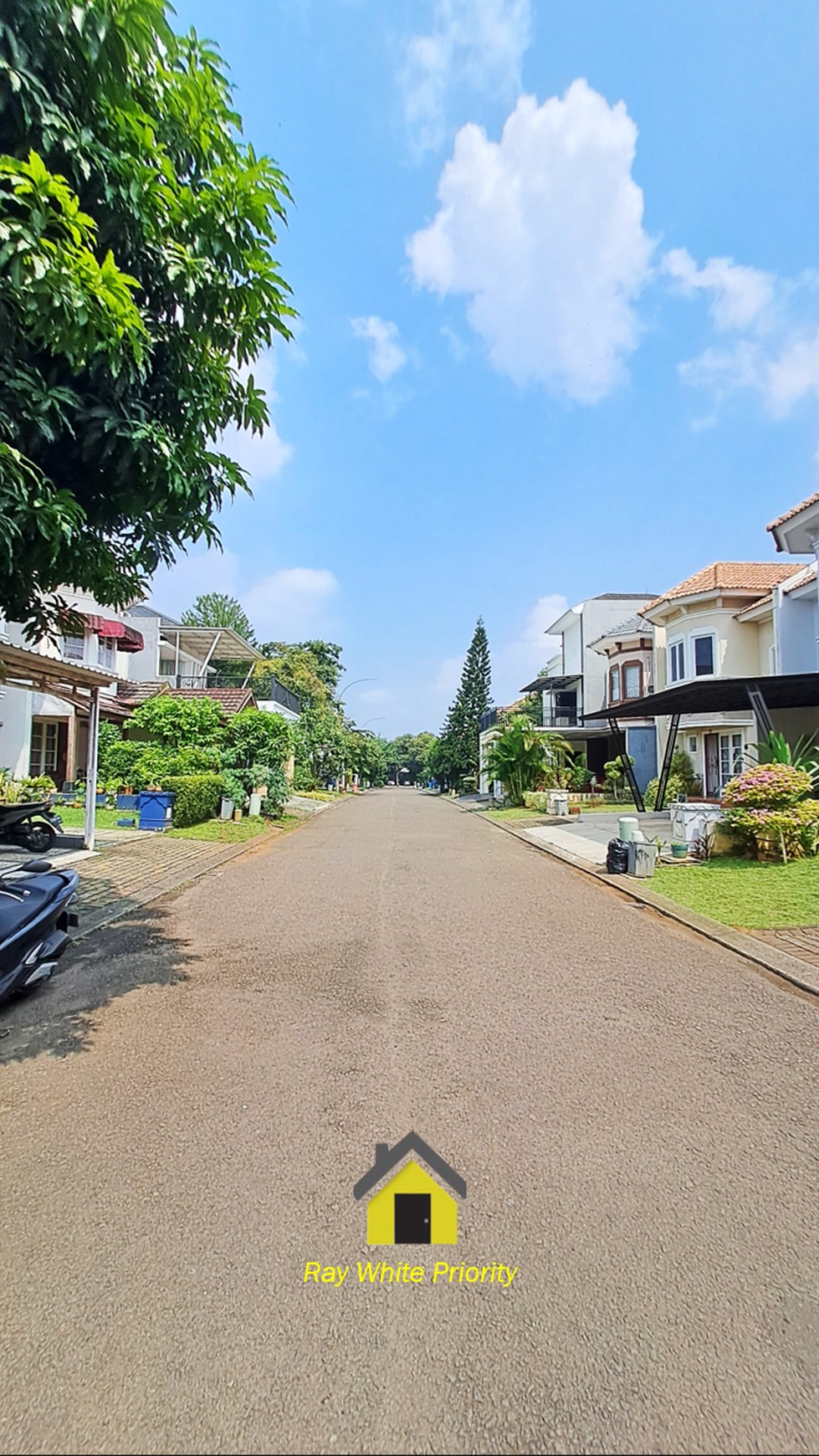 Rumah Semi-Furnished di Dalam Cluster De Latinos, BSD, Tangerang Selatan