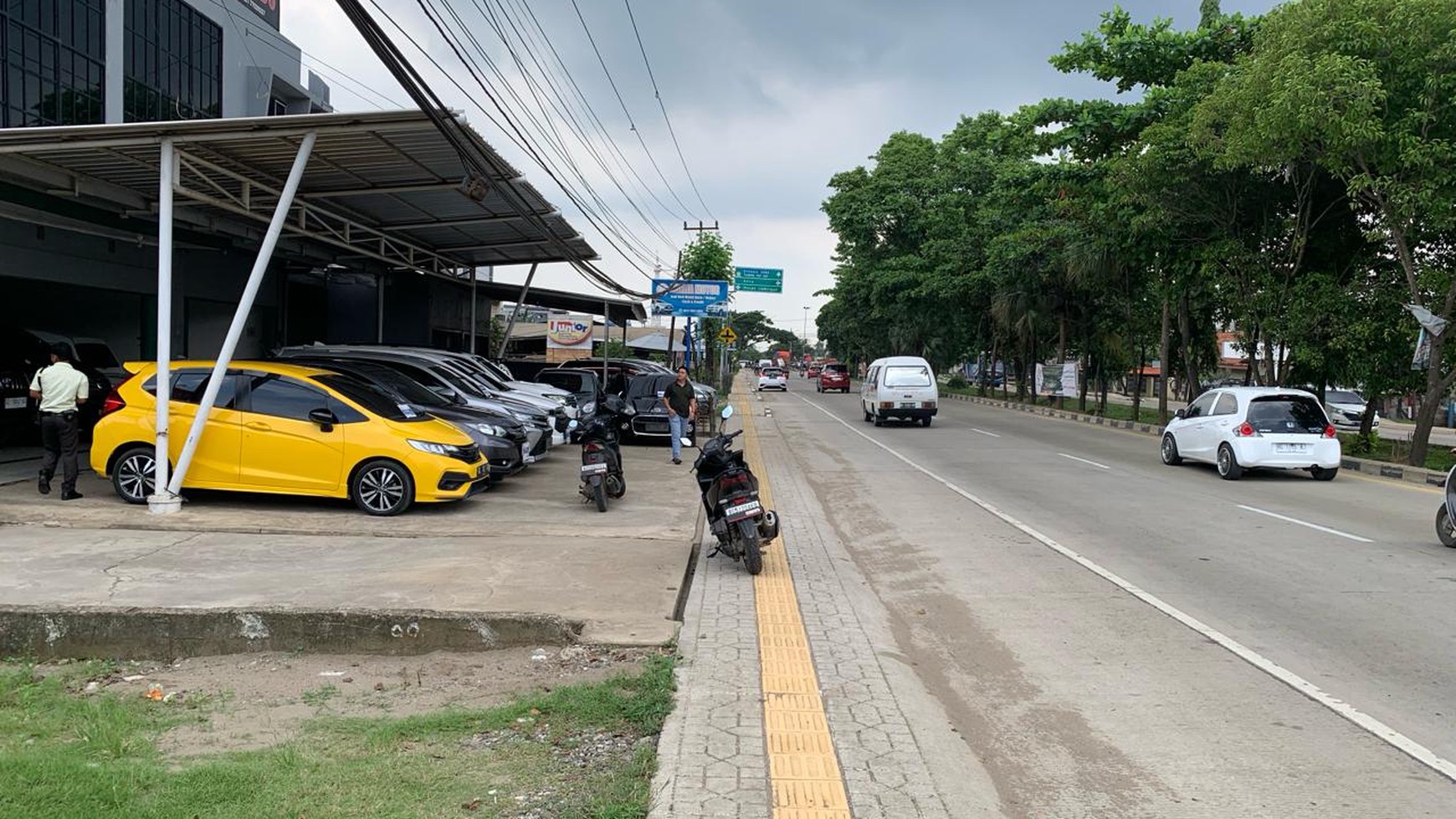 2 Ruko 3 Lantai disewakan di Sukarno Hatta