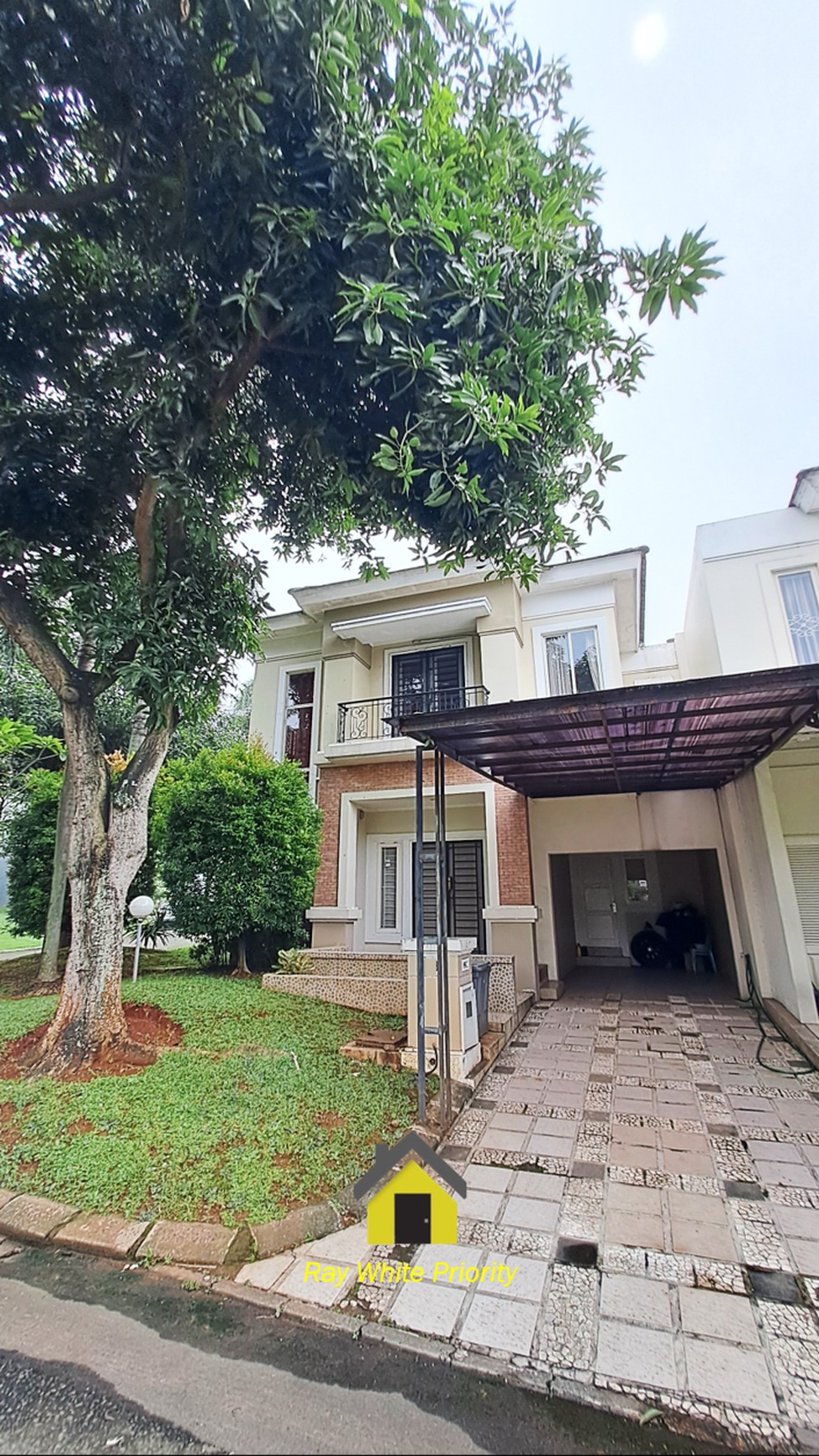 Rumah Hook di Dalam Kawasan Eksklusif Pondok Hijau Golf, Gading Serpong, Tangerang