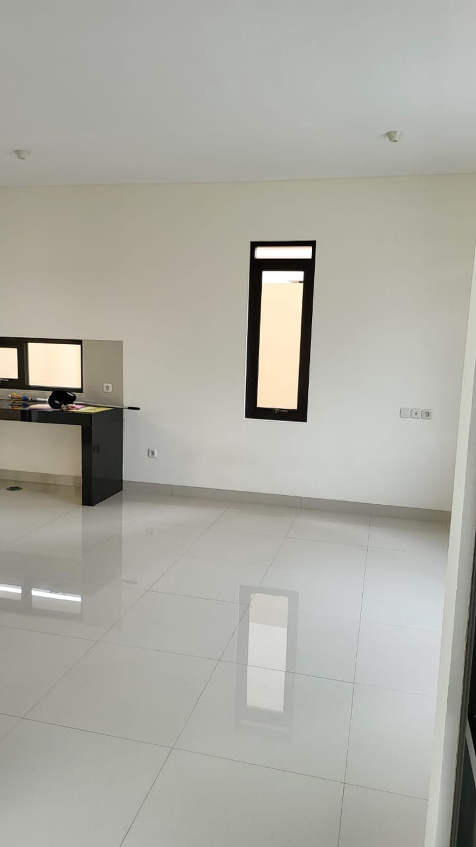 Rumah Baru Hoek Minimalis Asri di Jl Emerald, Gateway Pasteur Bandung