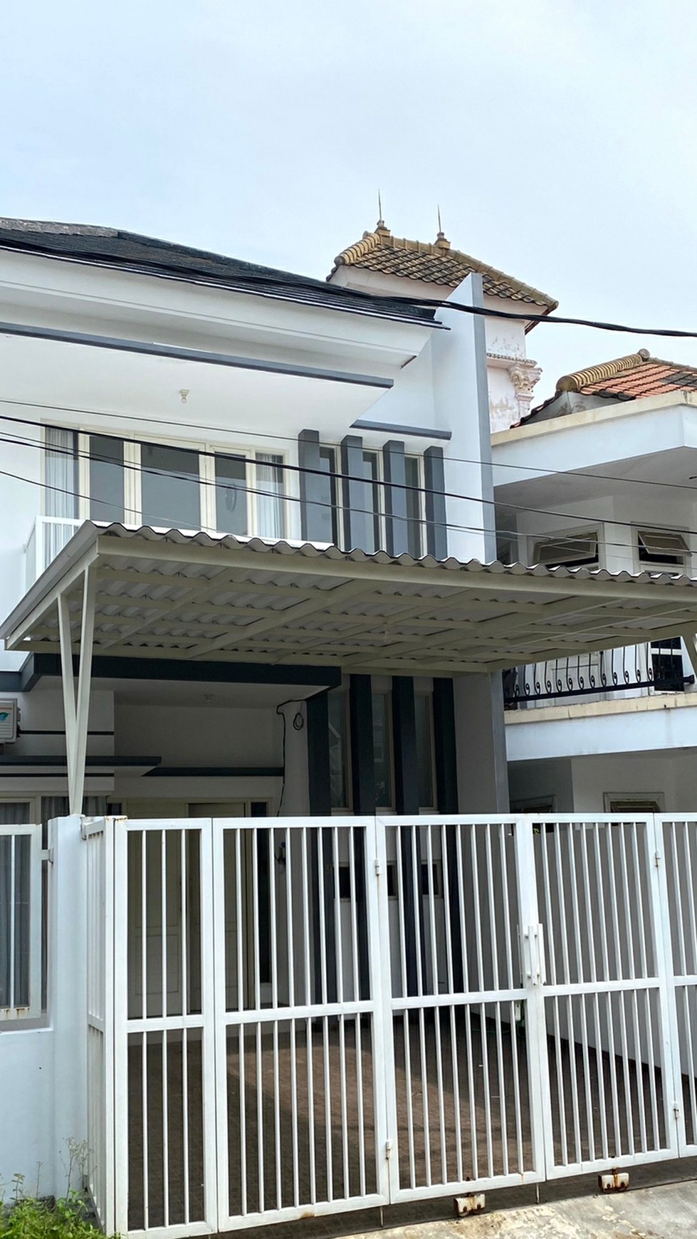 Dijual Rumah Baru Griya Babatan Mukti Wiyung Sby BONUS Full Furnished + Elektronik- Strategis dekat Pakuwon Mall, PTC, Supermall