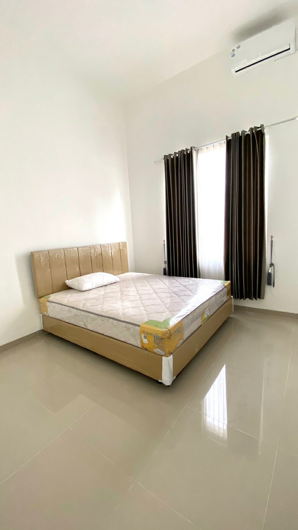 Dijual Rumah Baru Griya Babatan Mukti Wiyung Sby BONUS Full Furnished + Elektronik- Strategis dekat Pakuwon Mall, PTC, Supermall