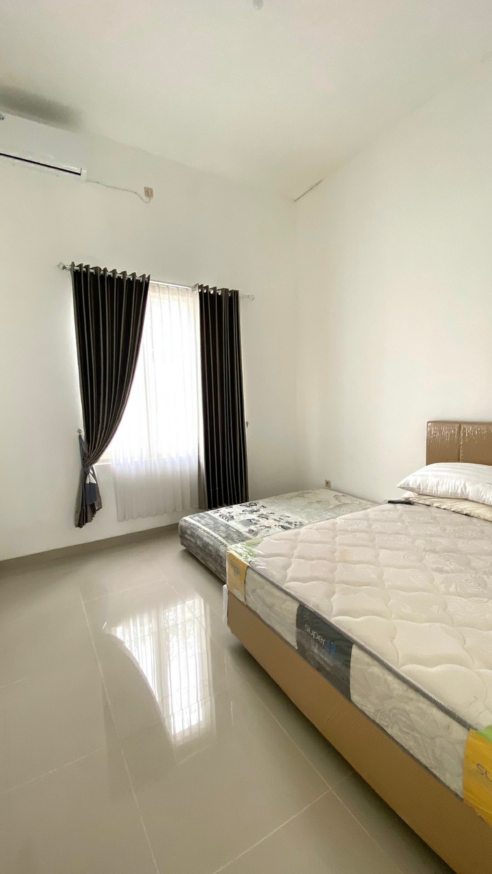 Dijual Rumah Baru Griya Babatan Mukti Wiyung Sby BONUS Full Furnished + Elektronik- Strategis dekat Pakuwon Mall, PTC, Supermall