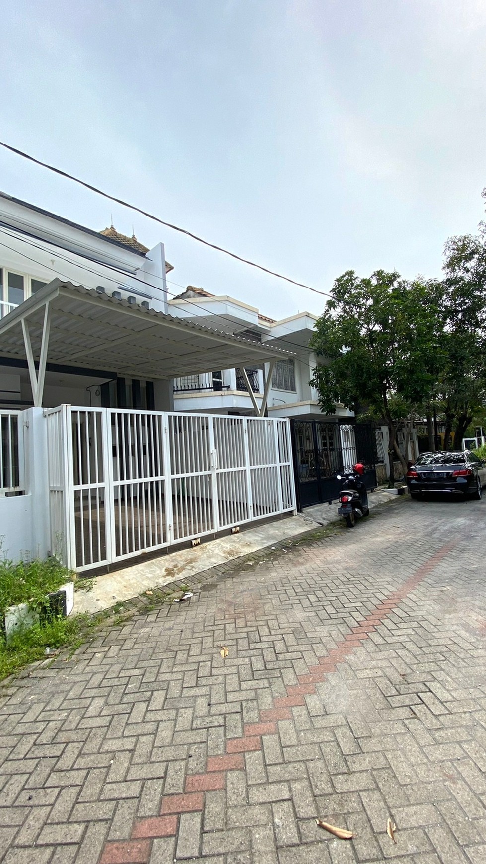 Dijual Rumah Baru Griya Babatan Mukti Wiyung Sby BONUS Full Furnished + Elektronik- Strategis dekat Pakuwon Mall, PTC, Supermall