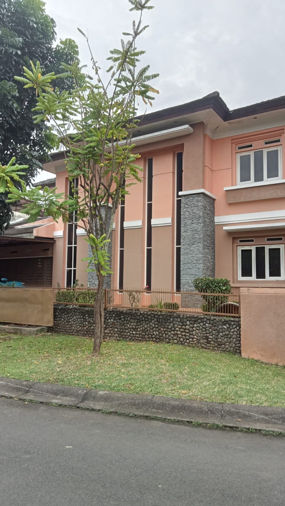 Rumah rapih, 2 Lantai siap huni di Bintaro Sektor 9