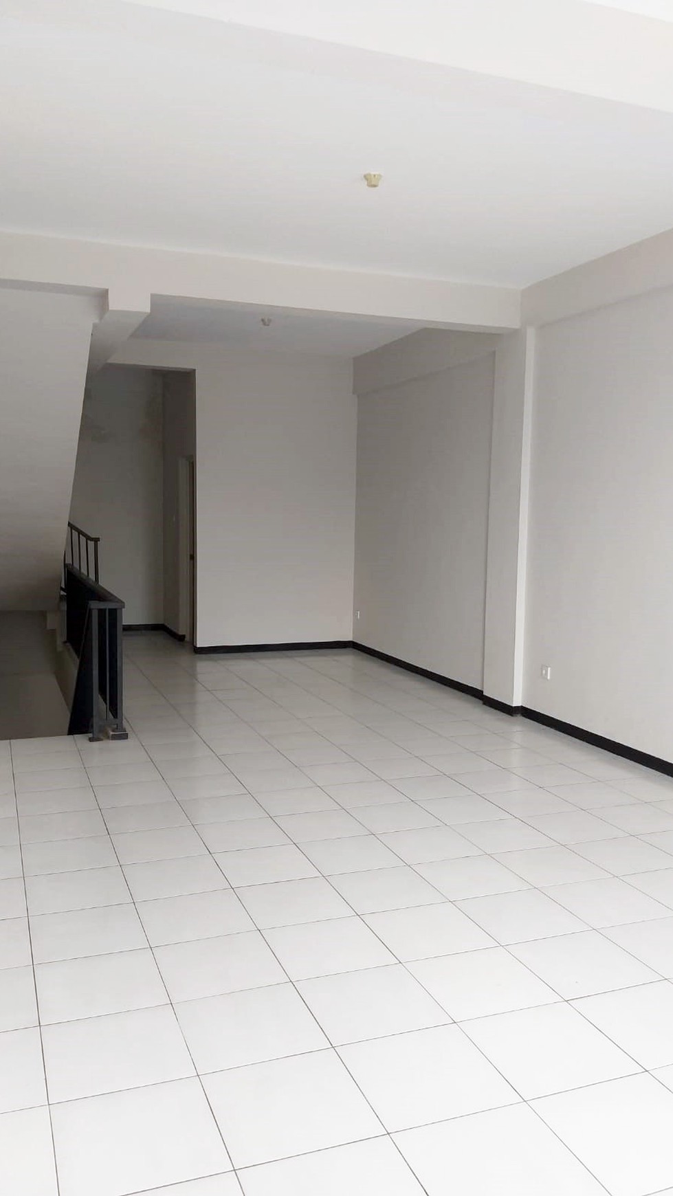 Ruko di Manyar Jaya Surabaya Timur, Baru Gress, 3 Lantai, Siap Huni, ada 3 unit Ready !!!!