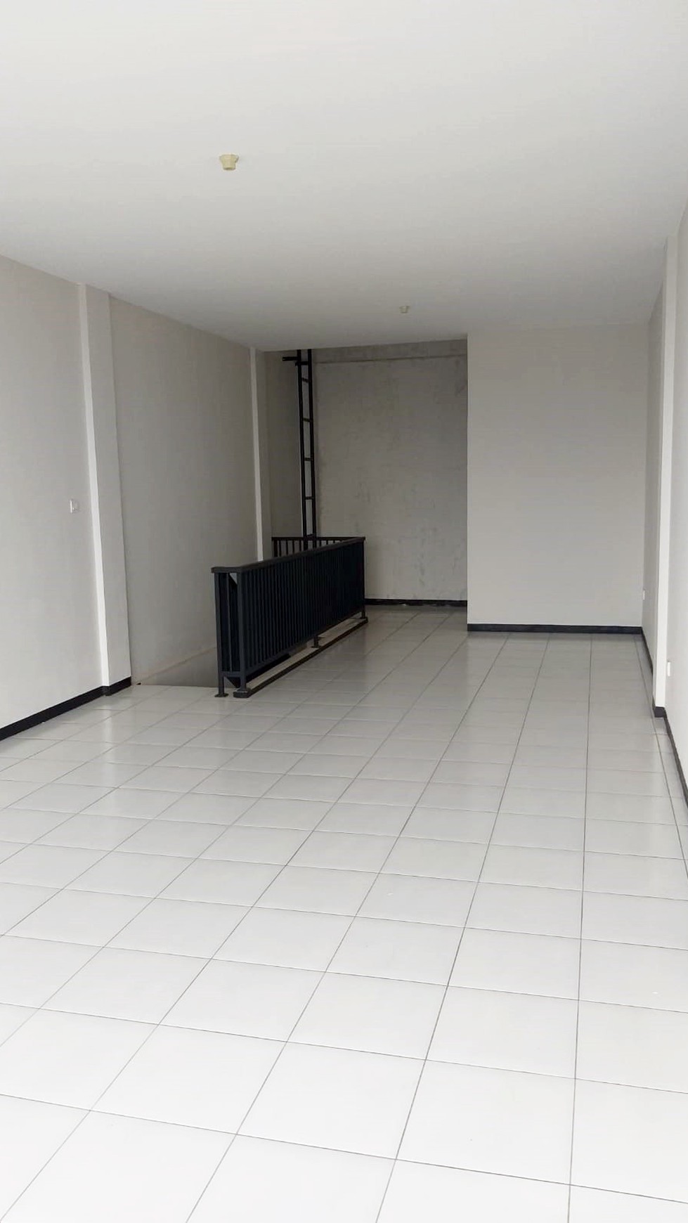 Ruko di Manyar Jaya Surabaya Timur, Baru Gress, 3 Lantai, Siap Huni, ada 3 unit Ready !!!!