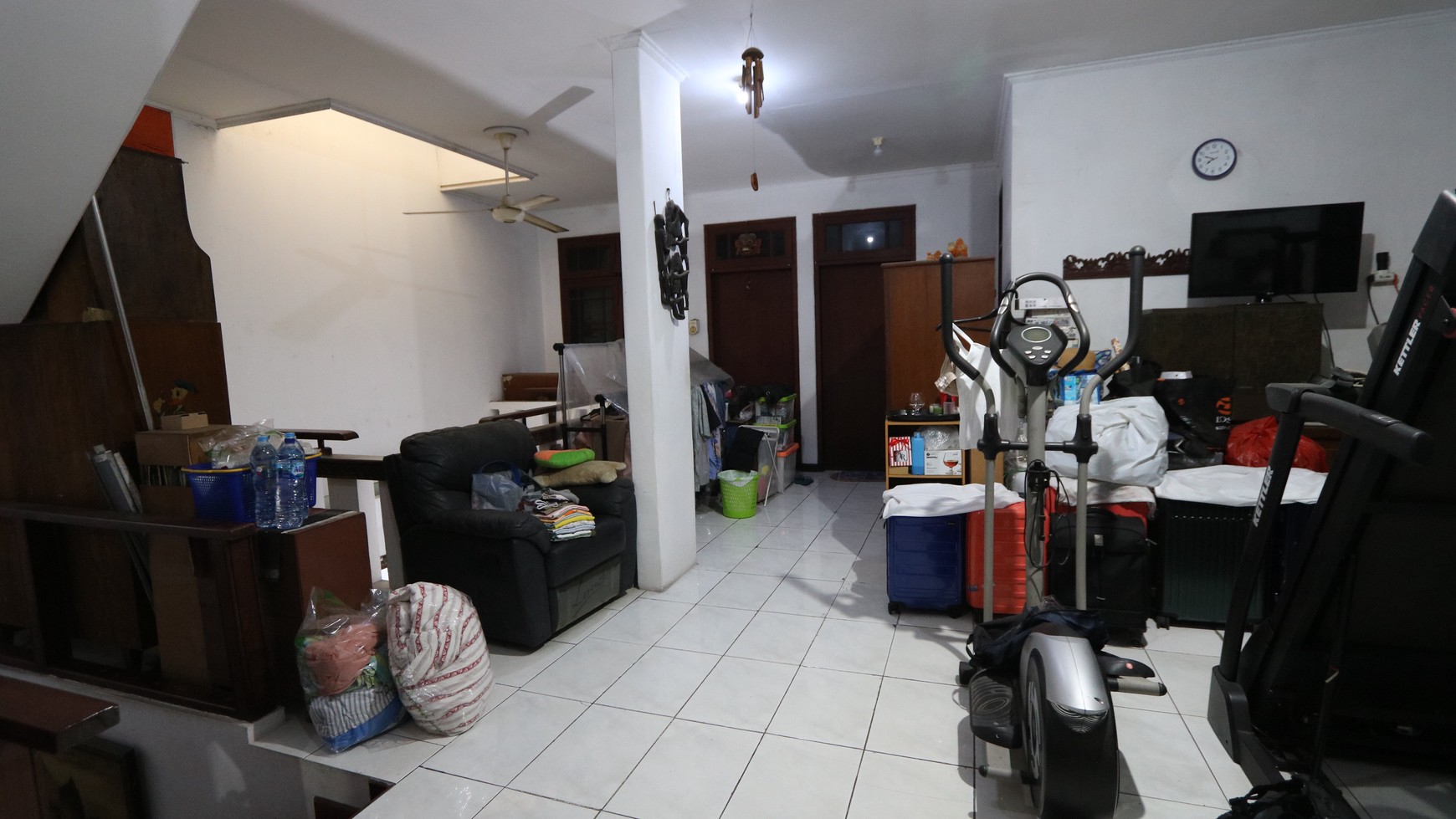 Dijual Rumah dengan 7+1 Kamar Tidur  di Kelapa Gading Timur / For Sale : House 7 + 1 Bedrooms in Kelapa Gading Timur