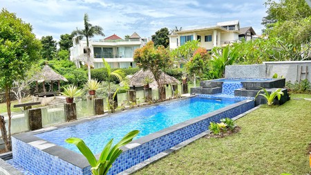 Freehold - Luxurious Villa with Big Garden in Uluwatu