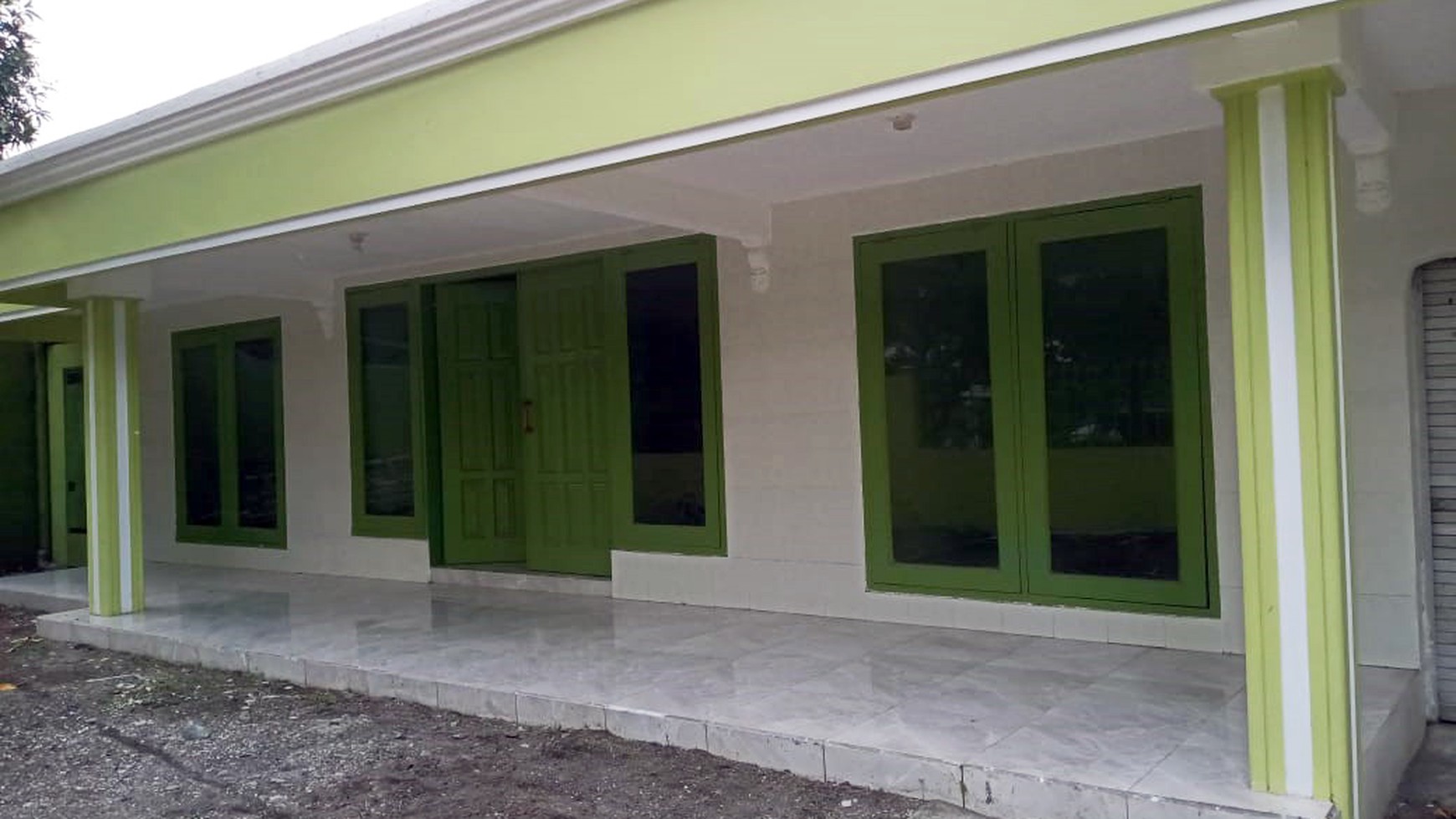 Rumah di Nginden Intan Tengah Surabaya Timur, Bisa untuk rumah tinggal/kantor, Siap Huni - RI -