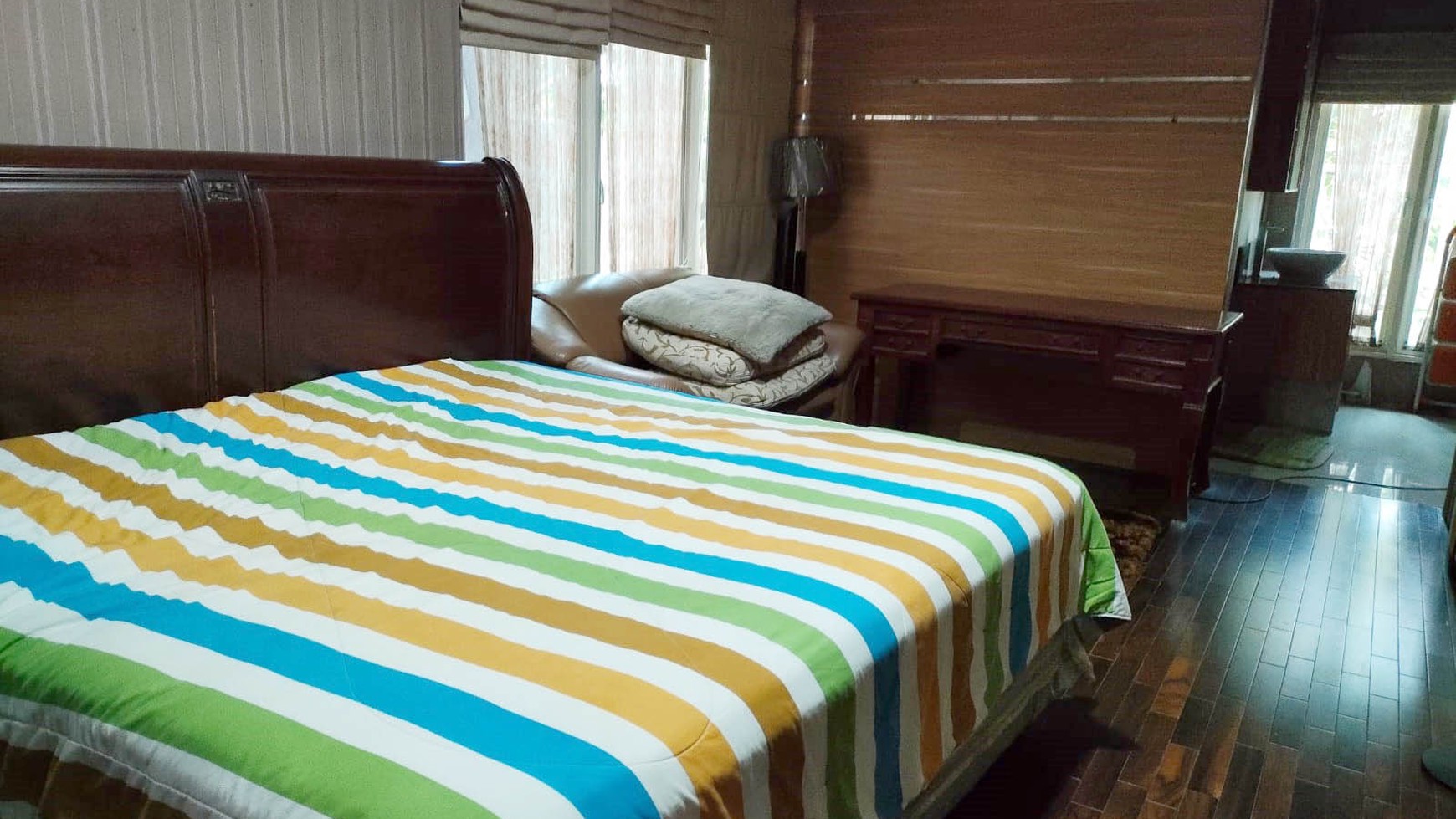 Rumah di Perum Juanda Regency Sidoarjo, 1.5 Lantai, Hook/Pojokan, Dekat Bandara, Siap Huni - RI -