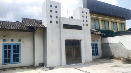 Bangunan Komersial Lokasi Strategis di Jalan Ring Road Barat Gamping Sleman 