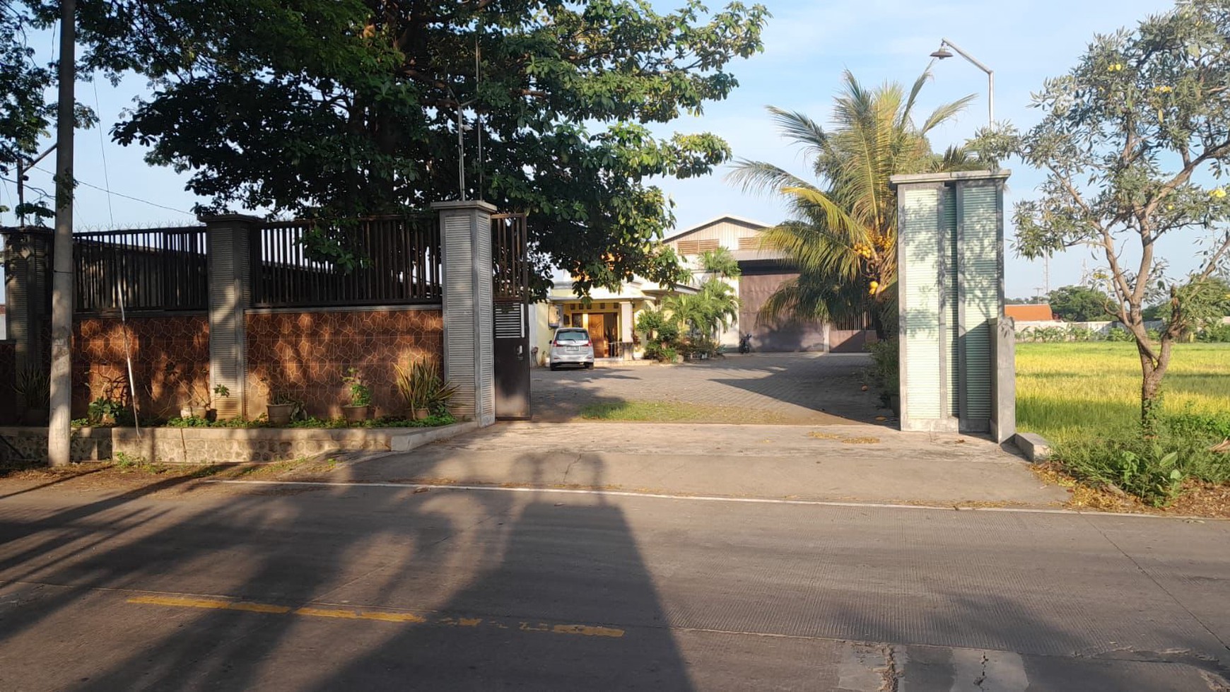Dijual 2208 m2 Gudang Kota Probolinggo JATIM di Jl.Raden Wijaya - Strategis Lokasi