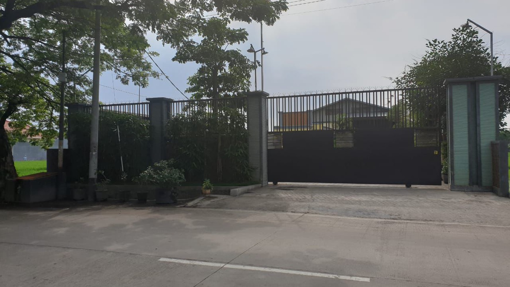 Dijual 2208 m2 Gudang Kota Probolinggo JATIM di Jl.Raden Wijaya - Strategis Lokasi