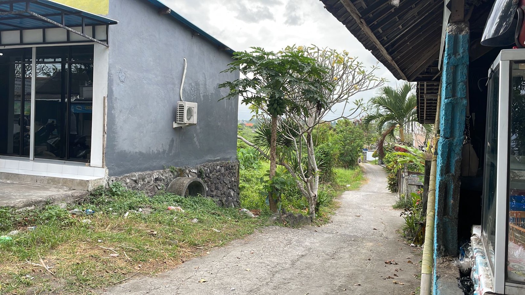 Small house with swimming pool in Buduk