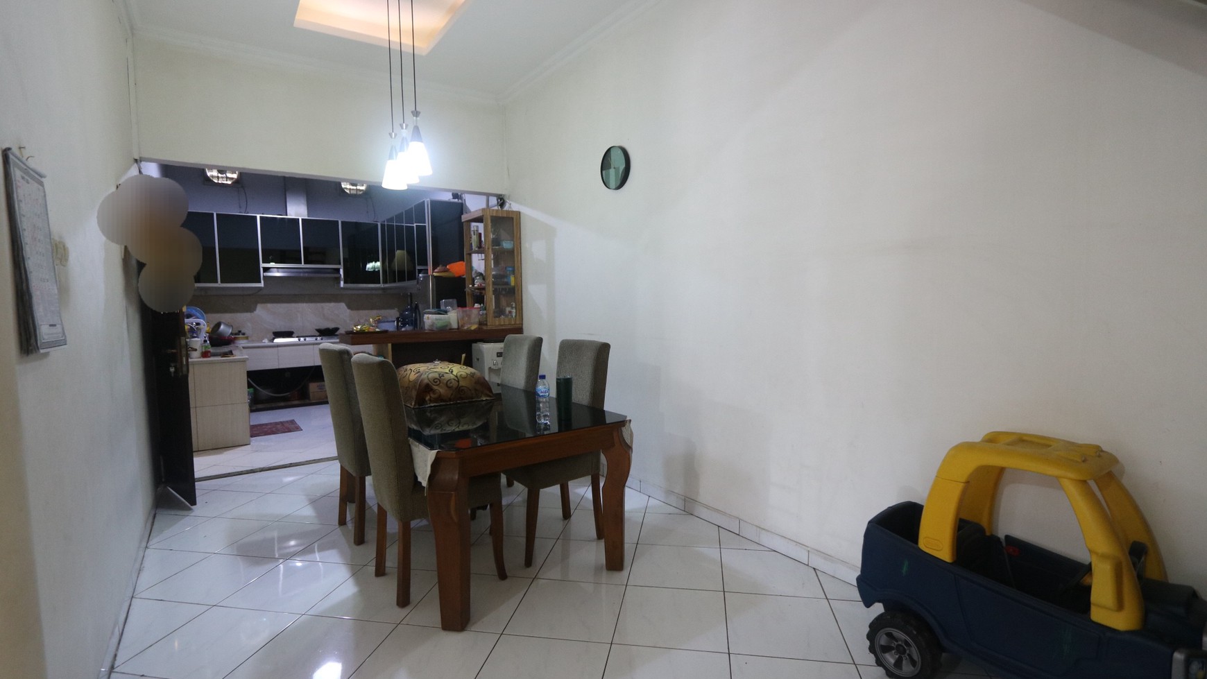 DIJUAL RUMAH HOMEY & COZY DI LOKASI STRATEGIS & ASRI CIRENDEU, BISA UNTUK KANTOR, USAHA / A homey & strategic house in Cirendeu FOR SALE